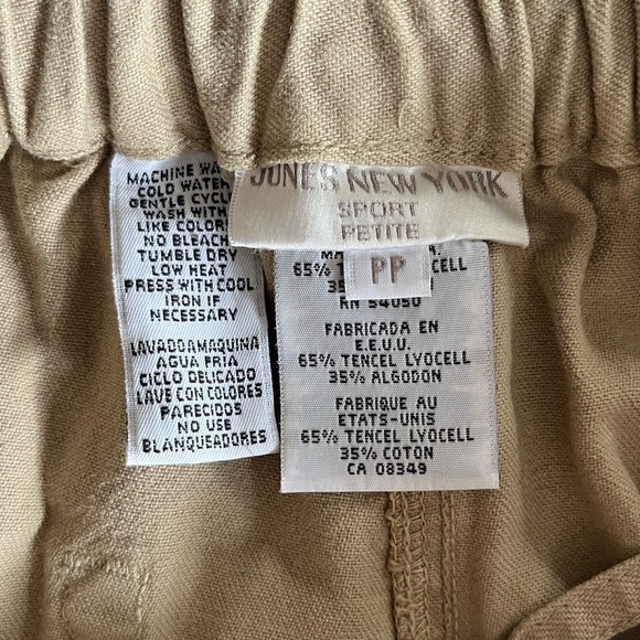 Jones New York Vintage Woman’s Khaki Chinos - Picture 3 of 5